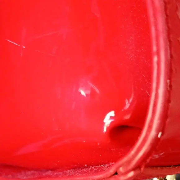 Red Glossy Handbag-Pin-up - Picture 5 of 10